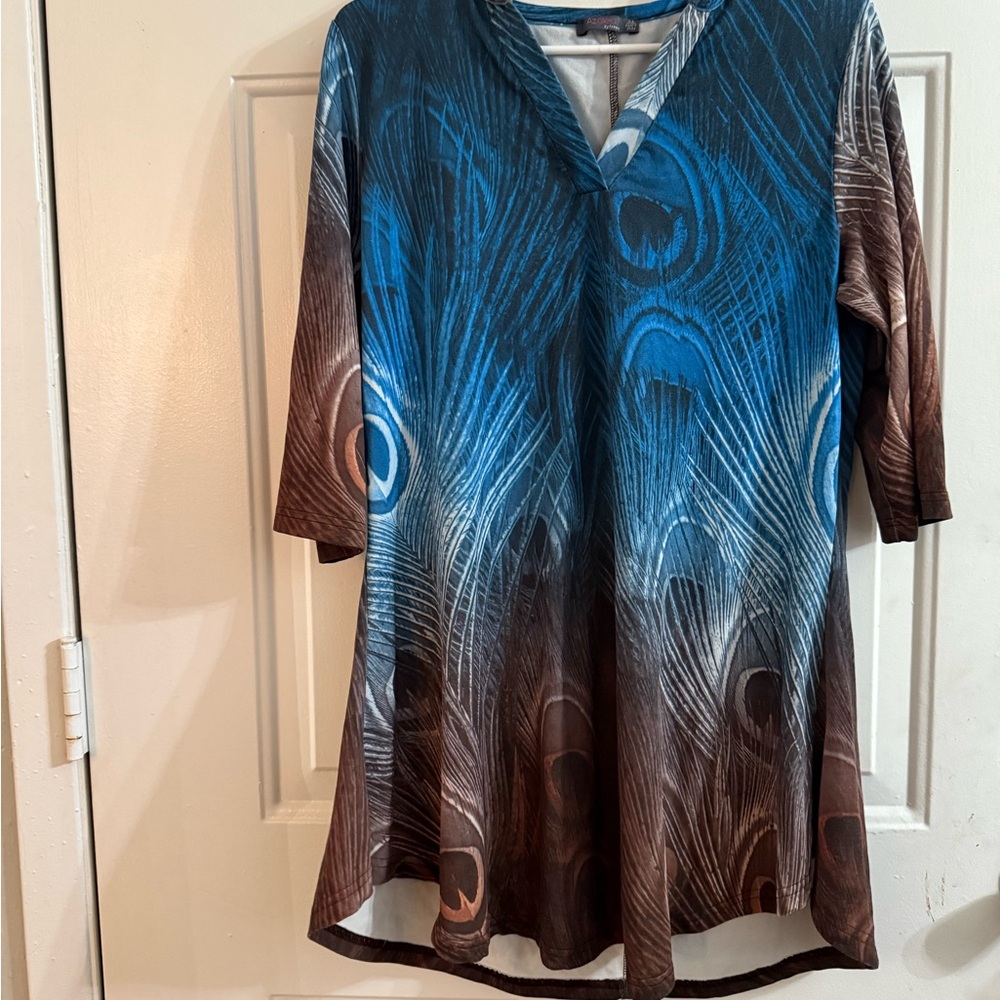 Super Cute Peacock Feather Print V-Neck Tunic Top